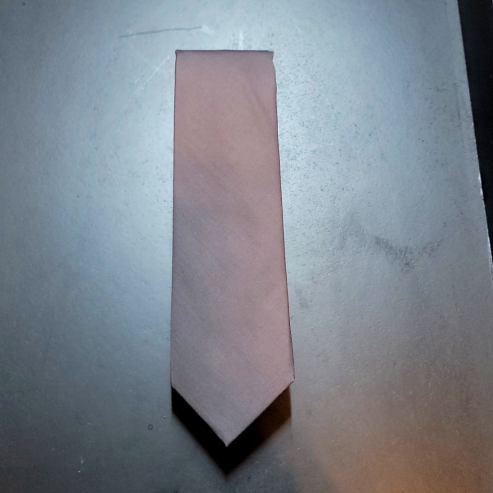 Dark gray skinny tie